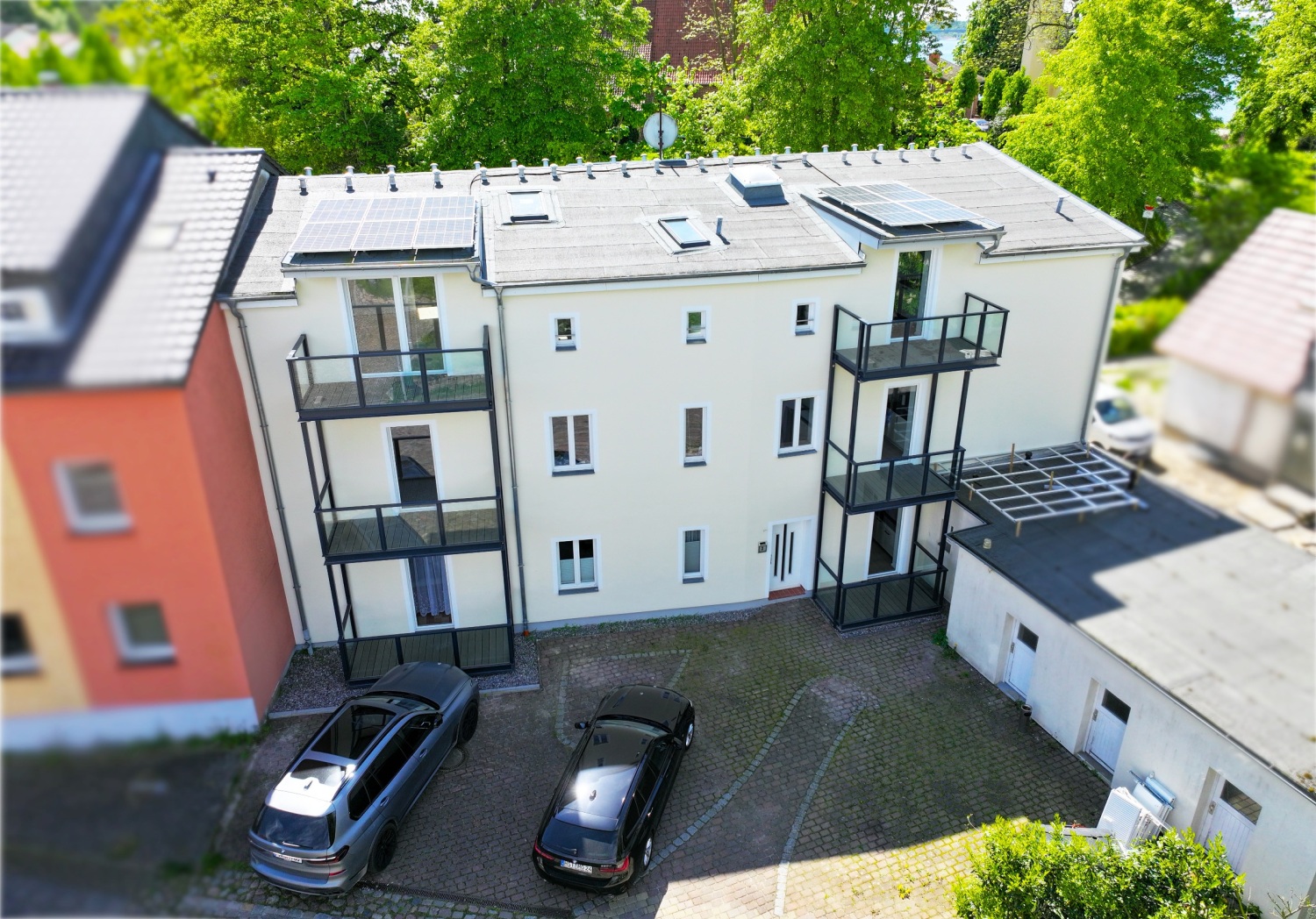 Hinterhof - Balkonanlage.jpg