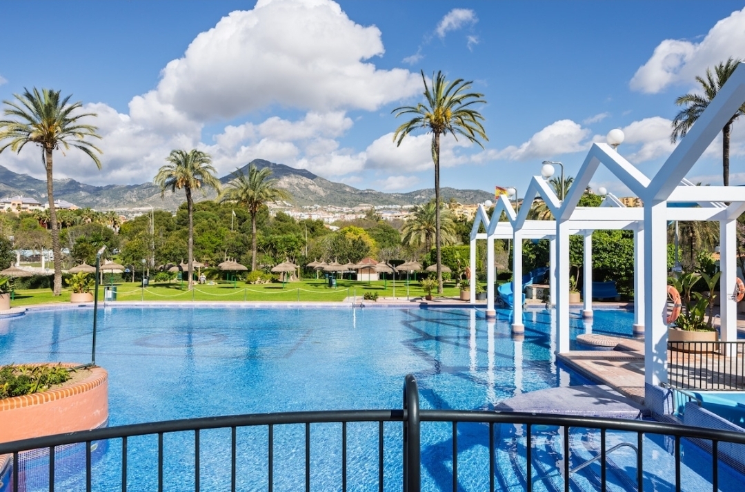 Pasarela Piscina.jpg