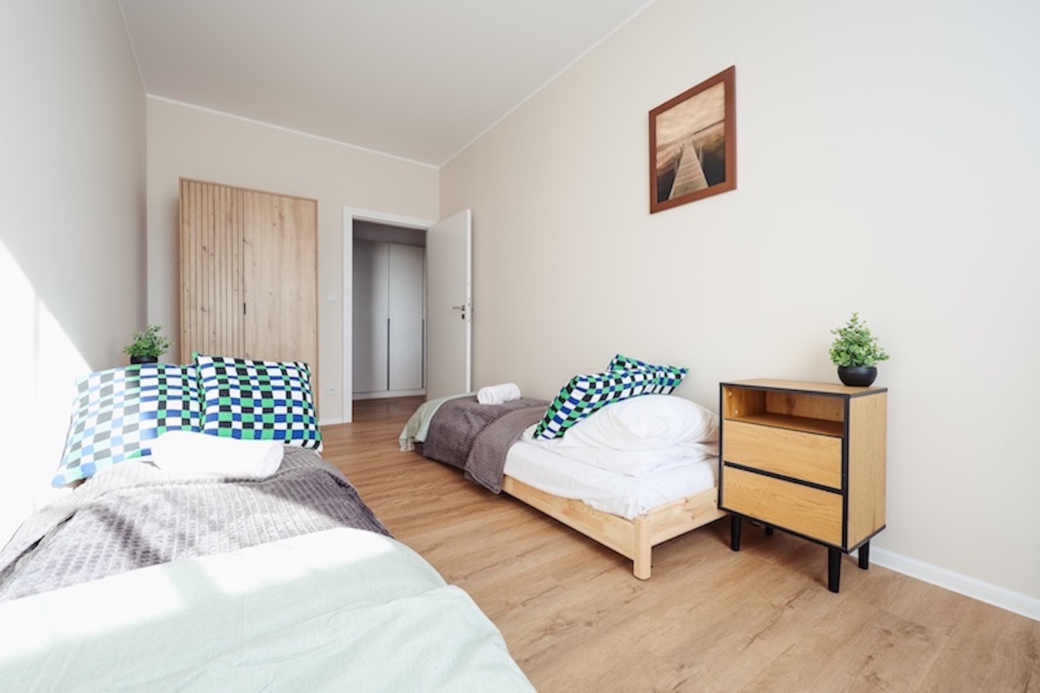 skąpana słońcem dodatkowa sypialnia mieszkanie 6 osób Łódź.jpg