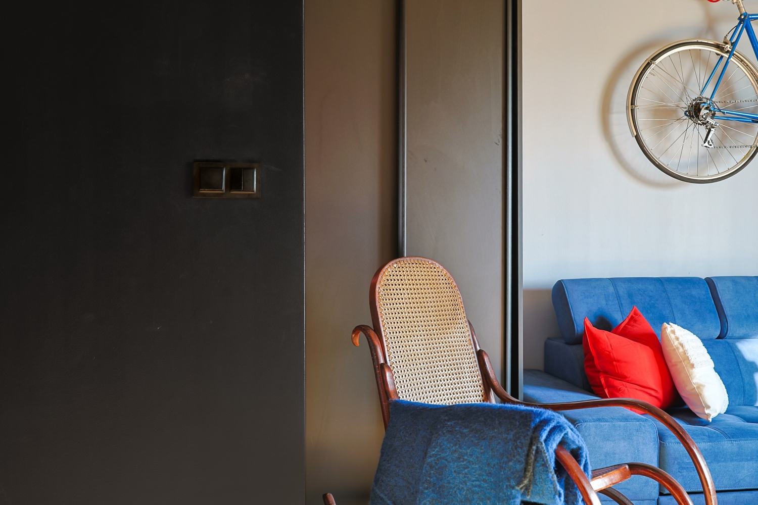 aaa Łódź booking airbnb.jpg