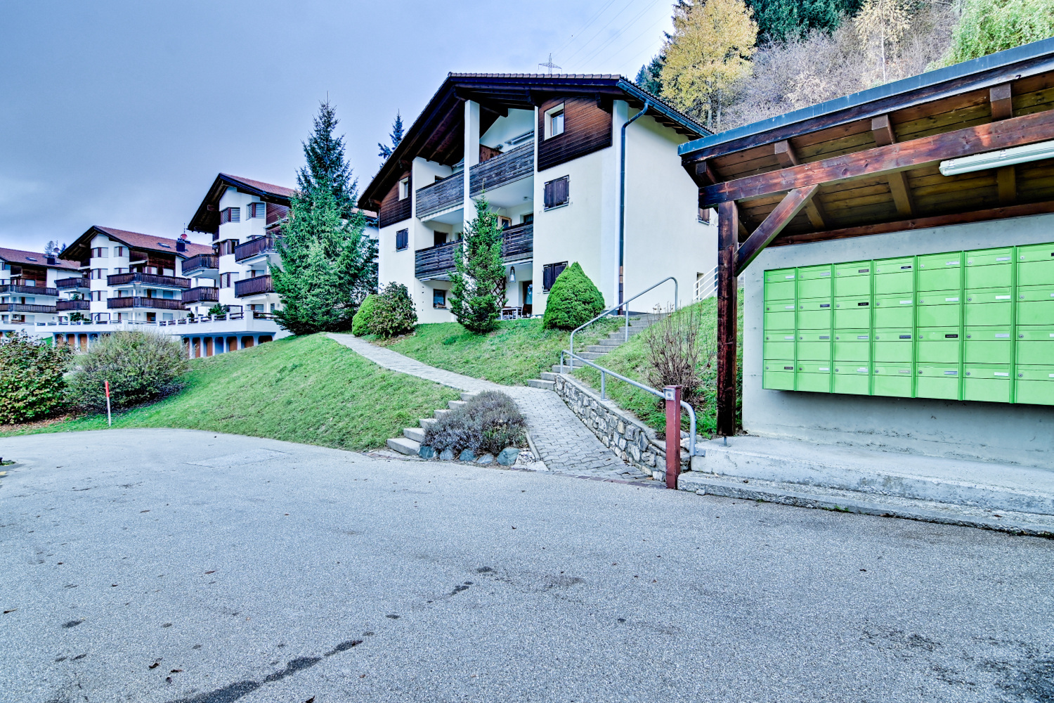 Mehrfamilienhaus 2.jpg