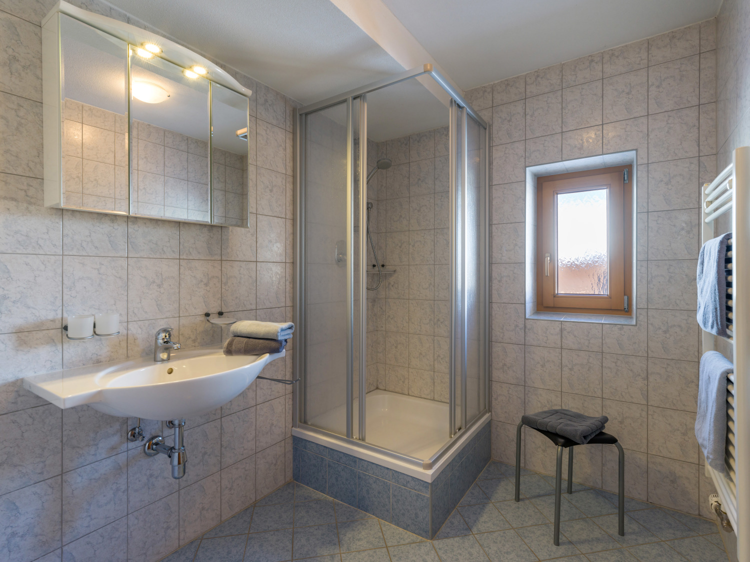 Wohnung 3 Badezimmer.jpg