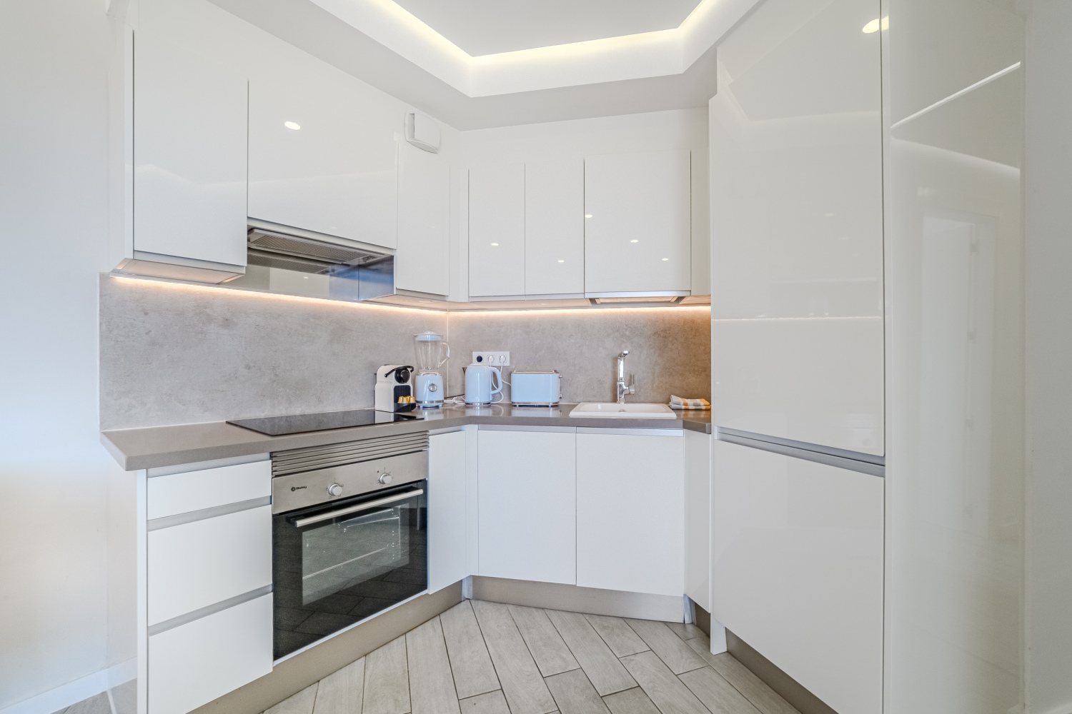 20250707 - 25 - Mi Paraiso - Lucinda - Ocean Garden 807 - FV +20detalles+sky-11.jpg