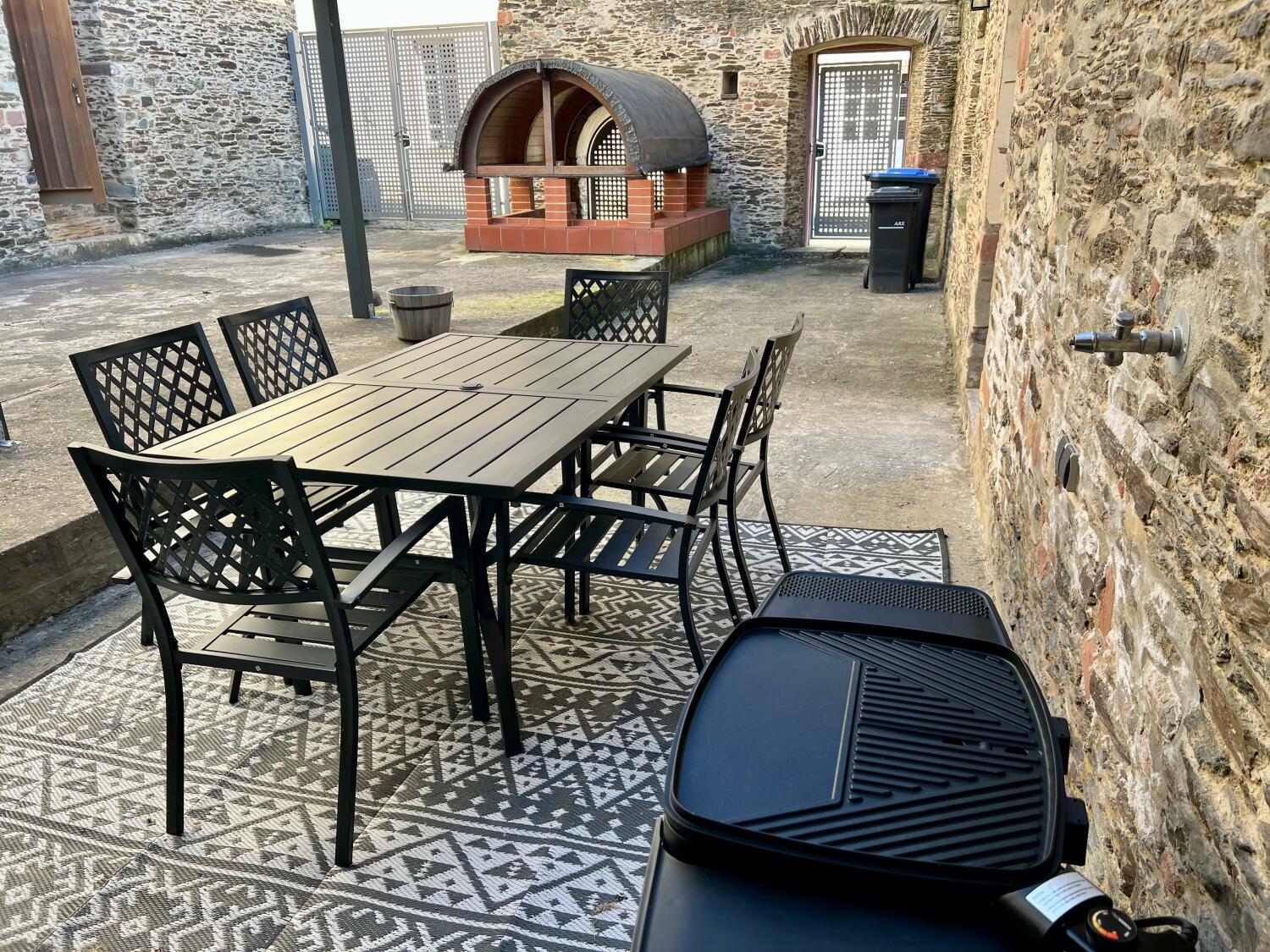 PHOTO-2025-08-18-19-23-44 2.jpg