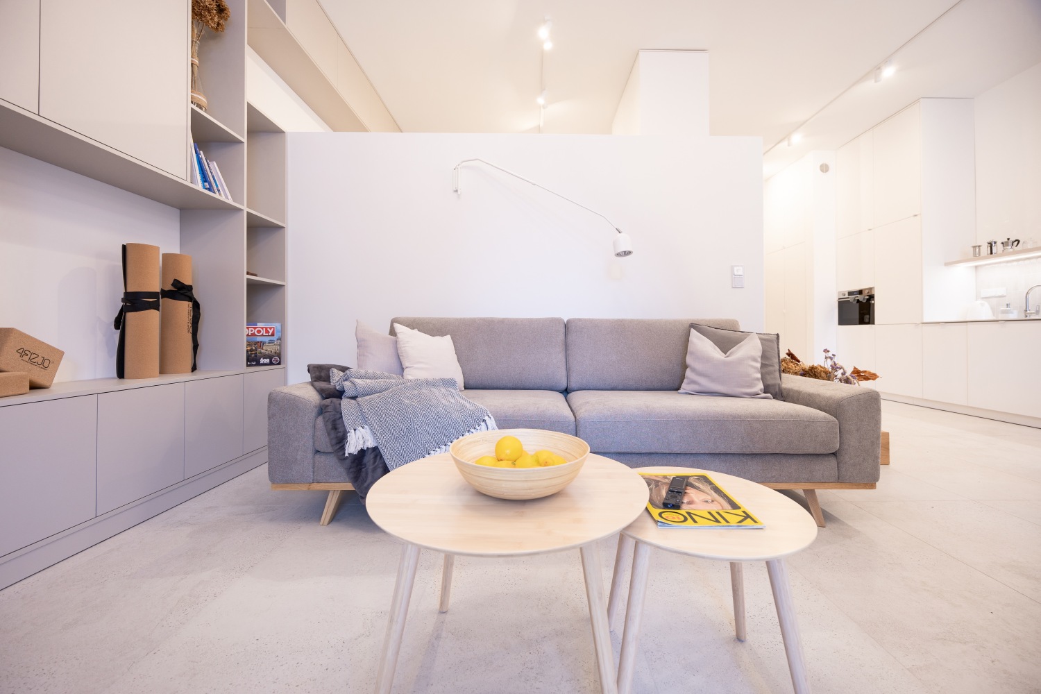 łóź mieszkanie w centrum wygofna kanapa z funkcją spania.jpg