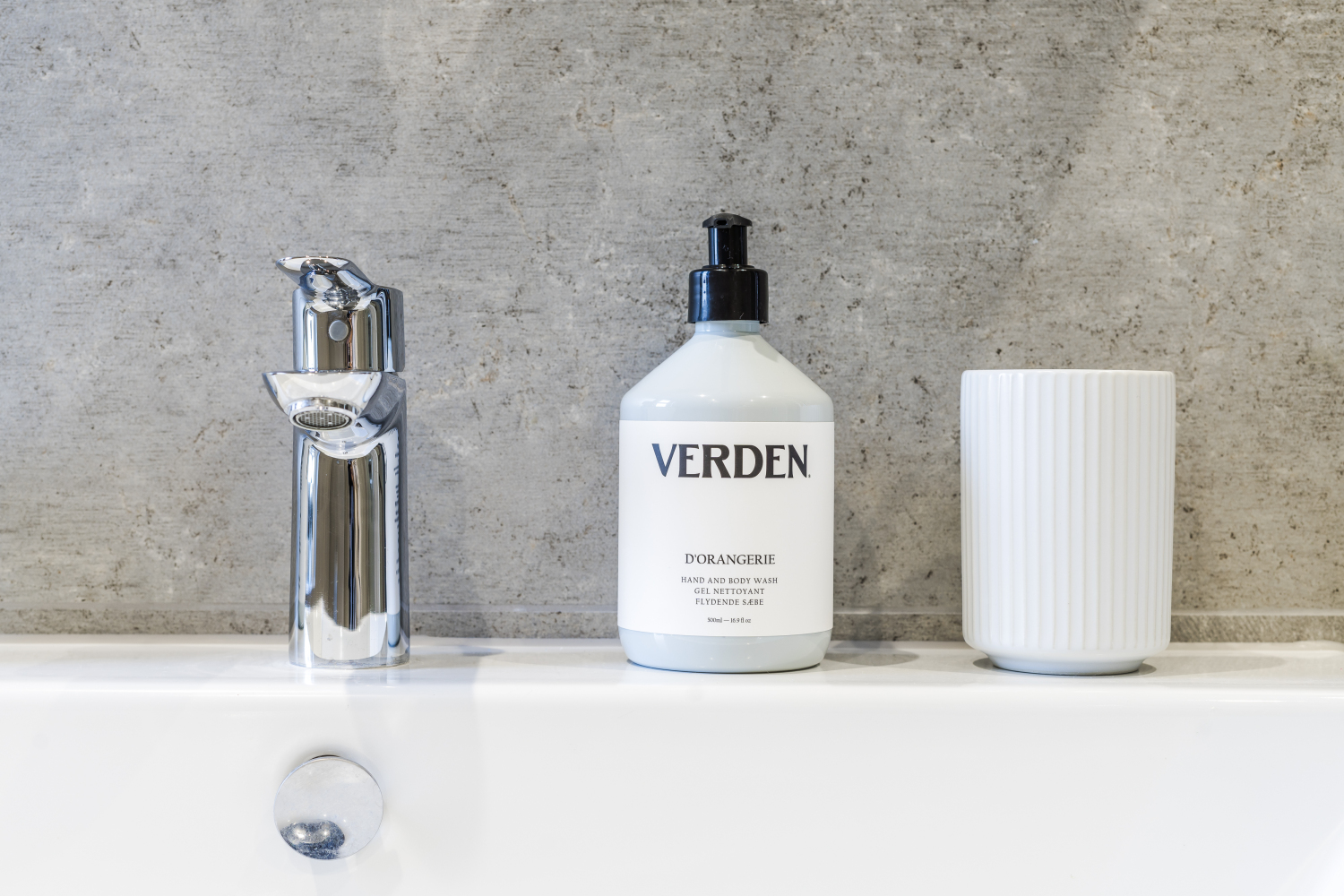 adrianna 7 barn close-57.jpg