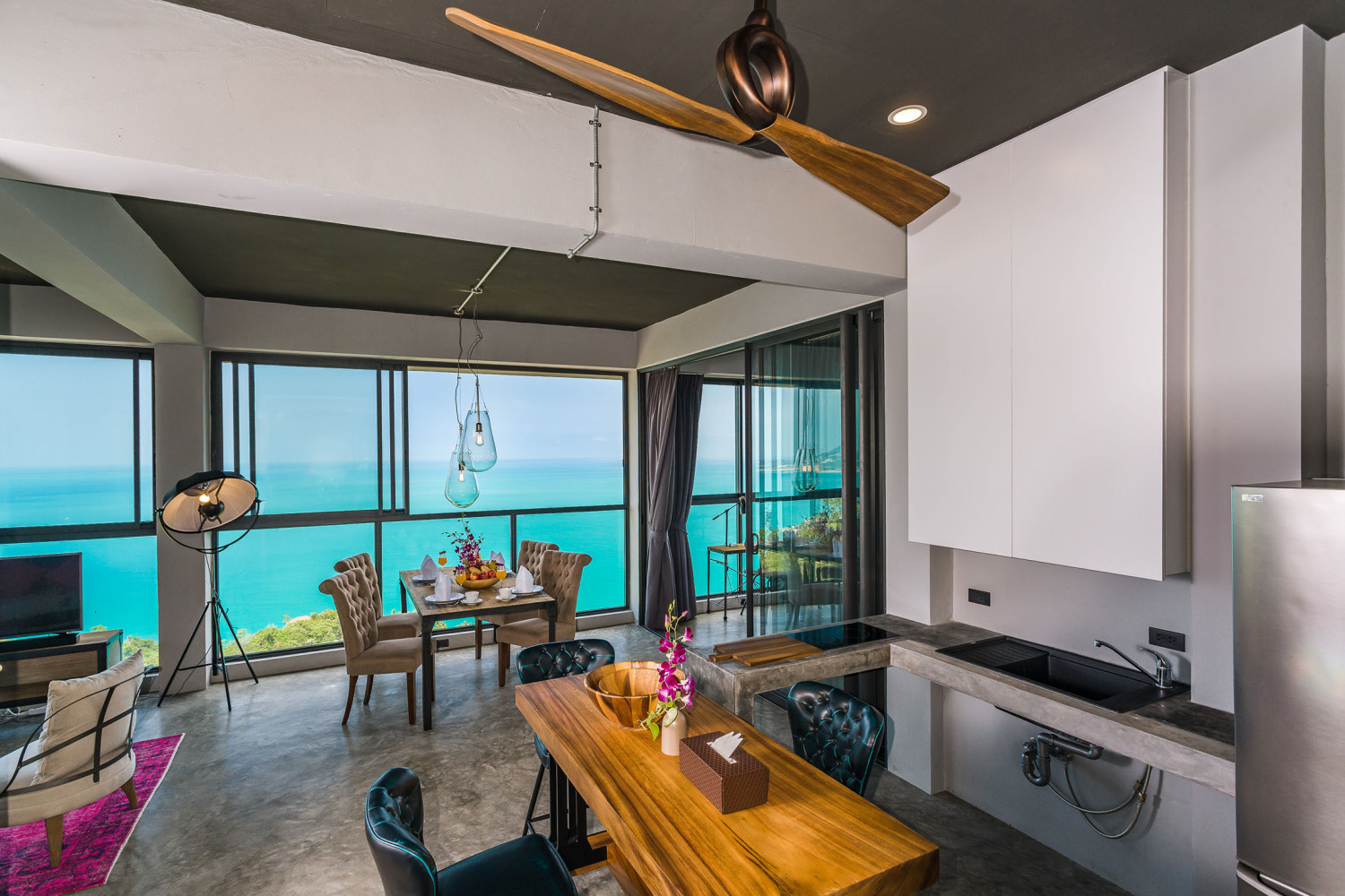 SL - 12 - Overview kitchen.jpg