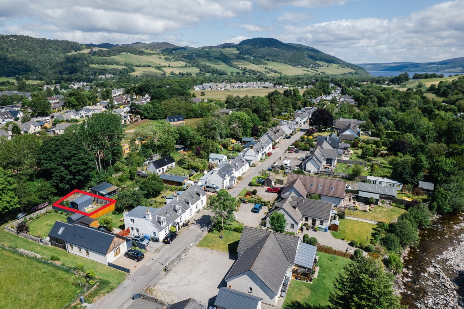 Pod with red marking .jpg