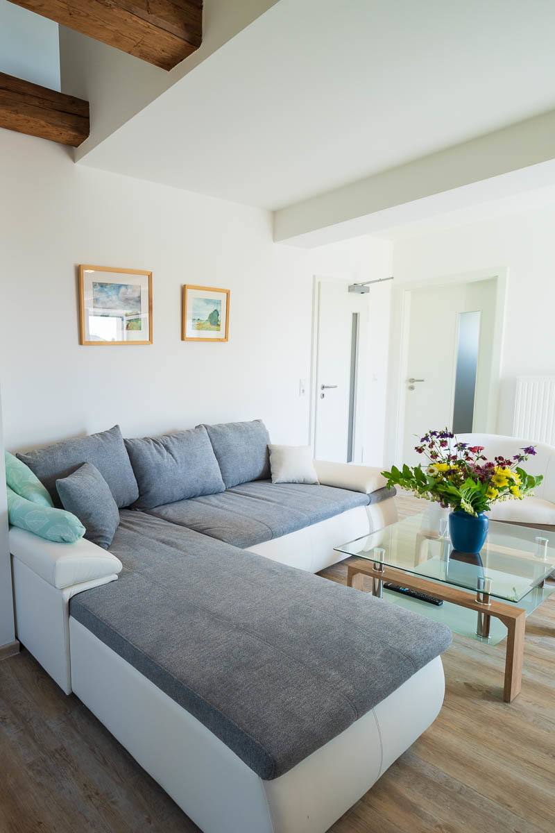 (1) Wohnzimmer Couchecke.jpg