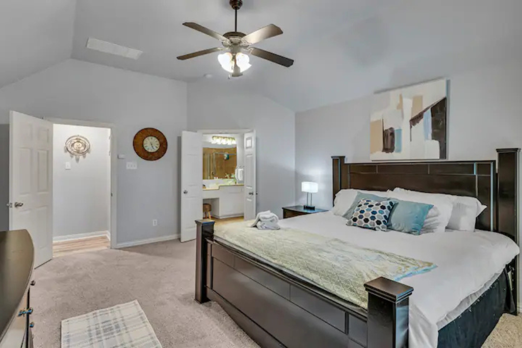 Larreta Airbnb pics  (18).png