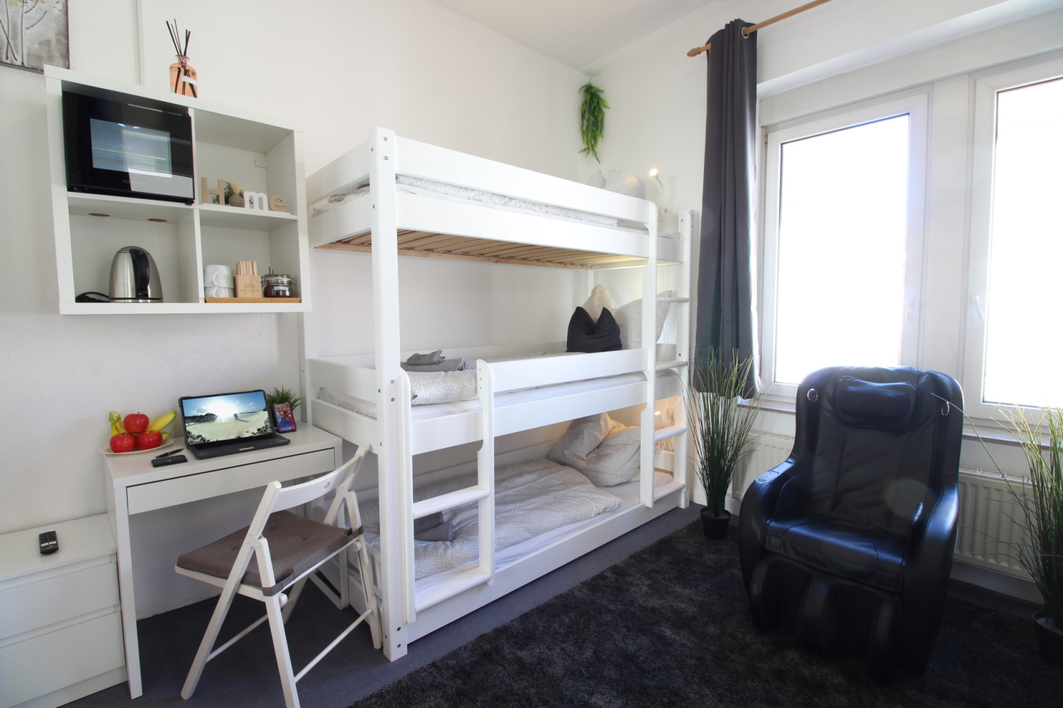 103-room-c with table left side_b.jpg