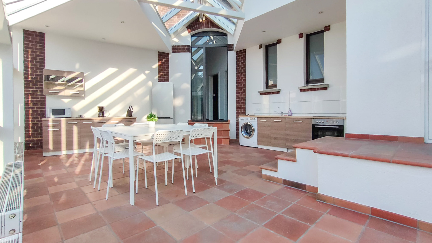 WhatsApp Image 2022-05-09 at 14.03.16 (1).jpg