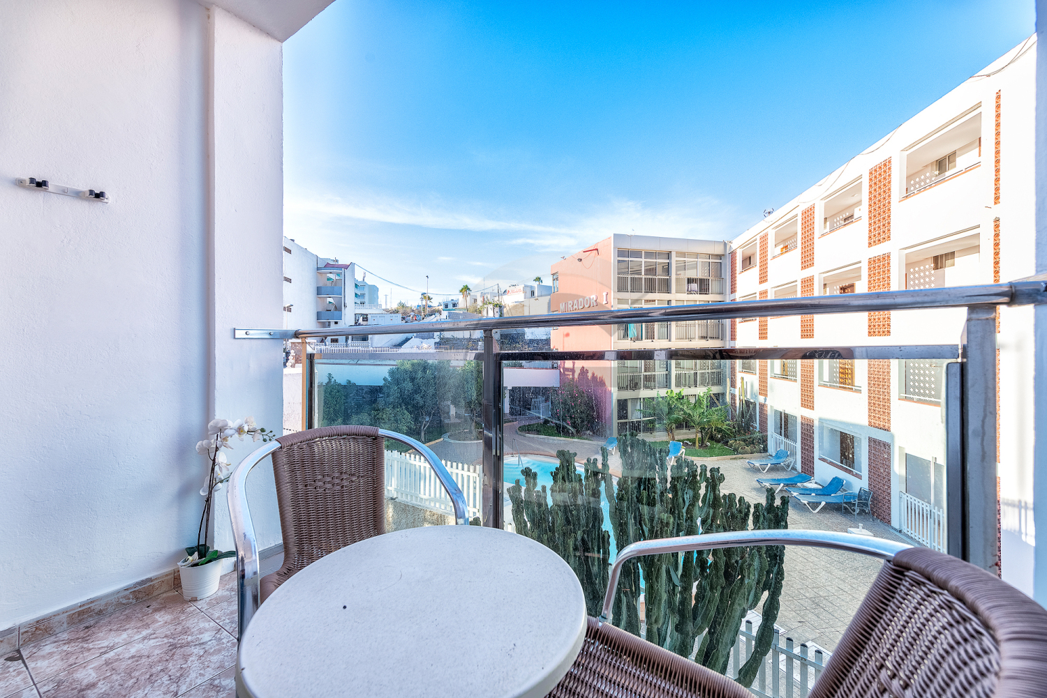 Agua-Los Dragos 3 (1).jpg