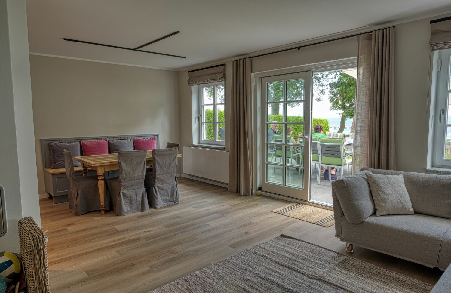 EG Esstisch Ausblick 9MB.jpeg