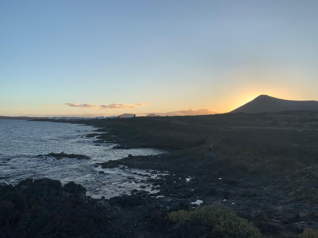 Lanzarotes Traumhafter Sonnenuntergang und Strand by www.my-lanza.com .JPG