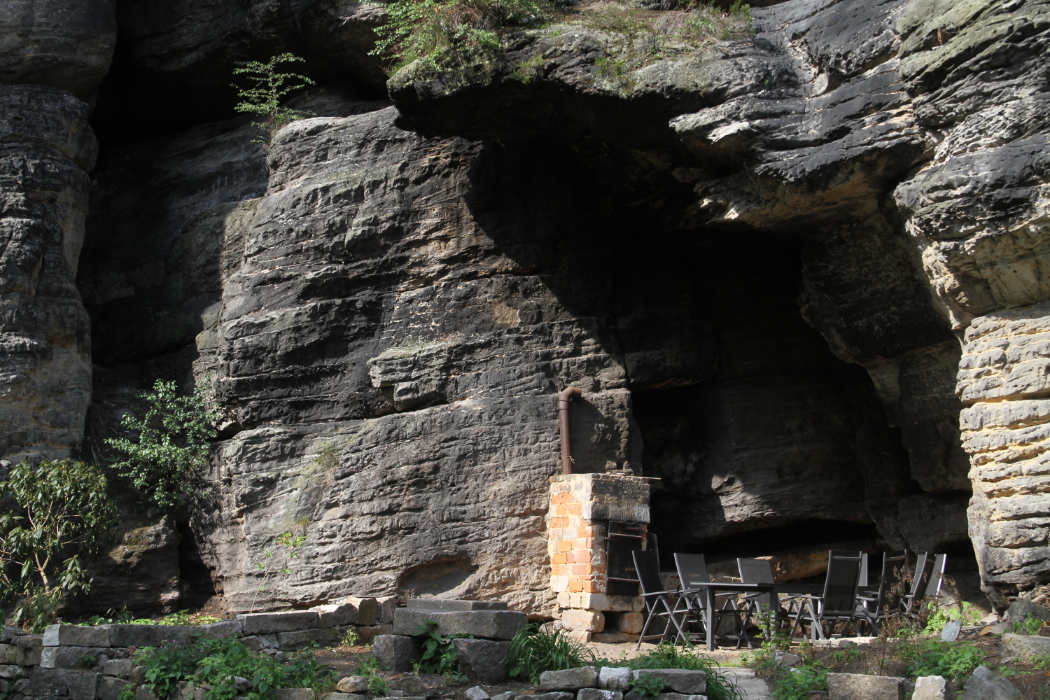 Große Terrasse unter den Felsen 2019_06_11_1141.JPG