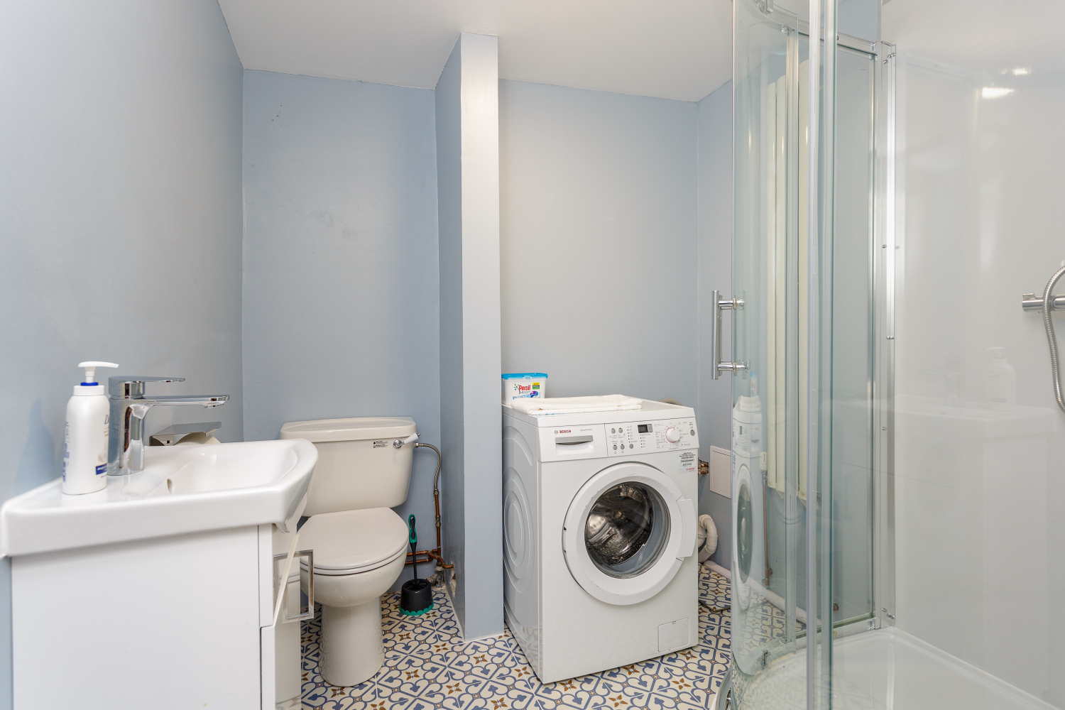 260SomersRd-Shower Room-00001.jpg