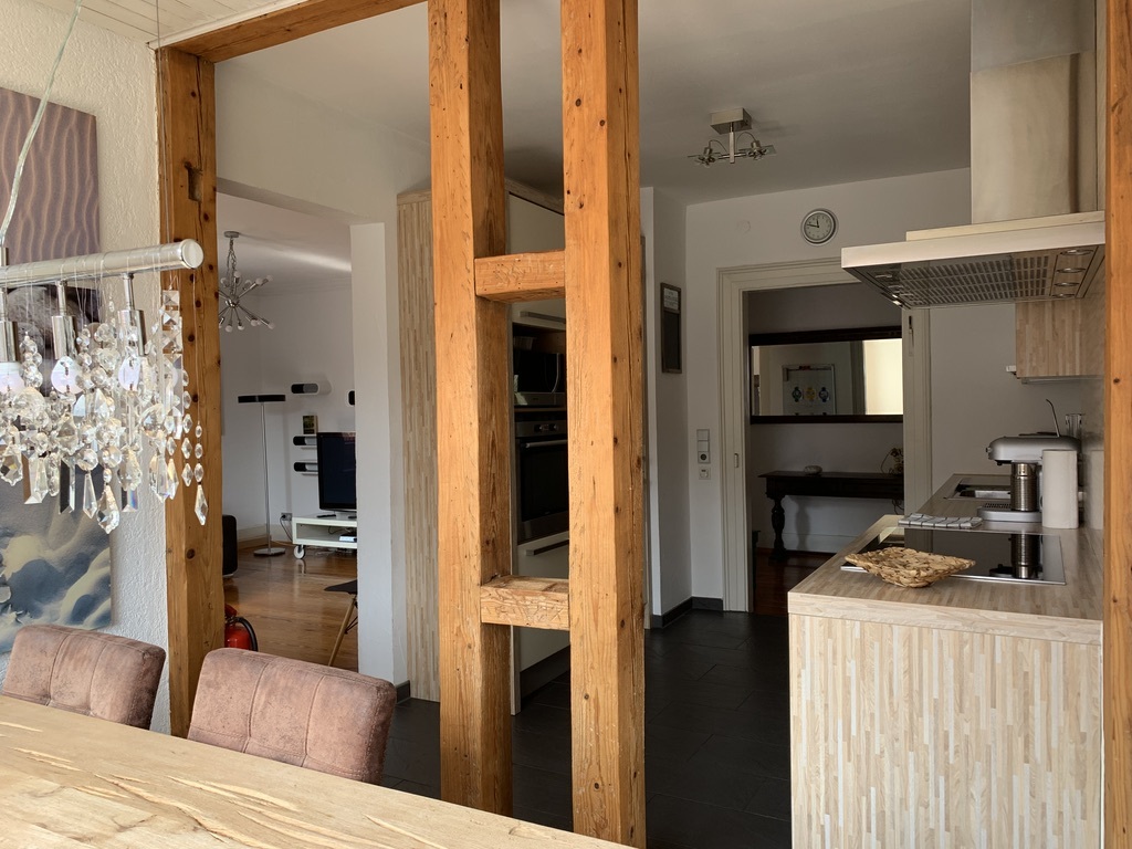 apartment_ferienwohnung_metzingen_gross_villa_landenberger_annemarie_essen_kueche.jpg