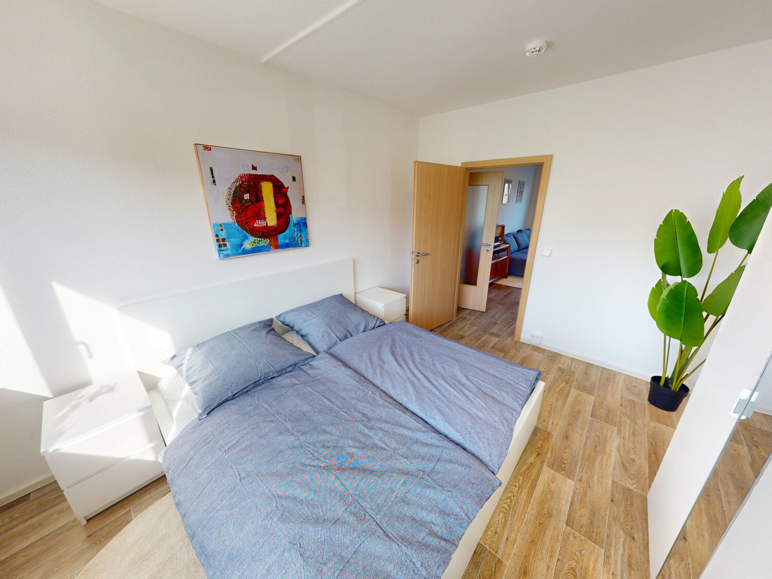 Schlafzimmer (3).jpg