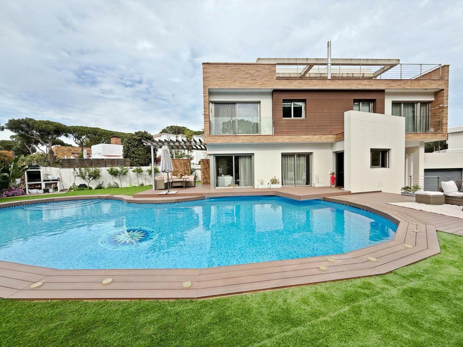 WhatsApp Image 2025-04-24 at 15.58.33 (1).jpeg