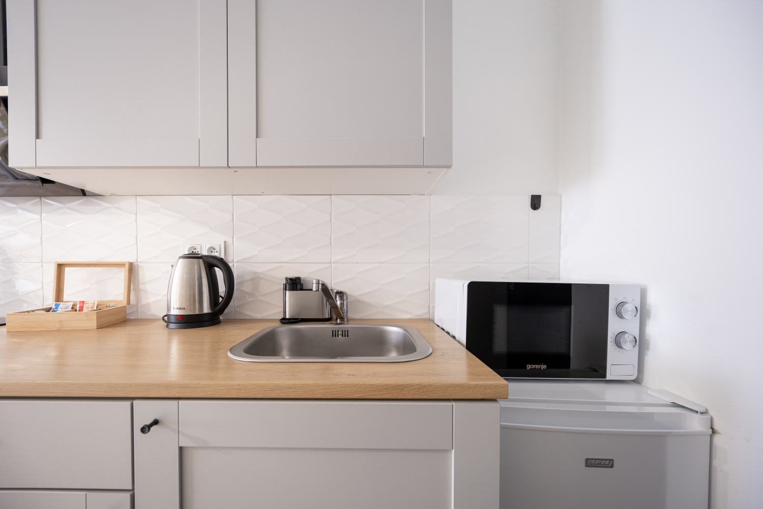 wjazd do budynkklatka schodowa nawrot 55a-33.jpg