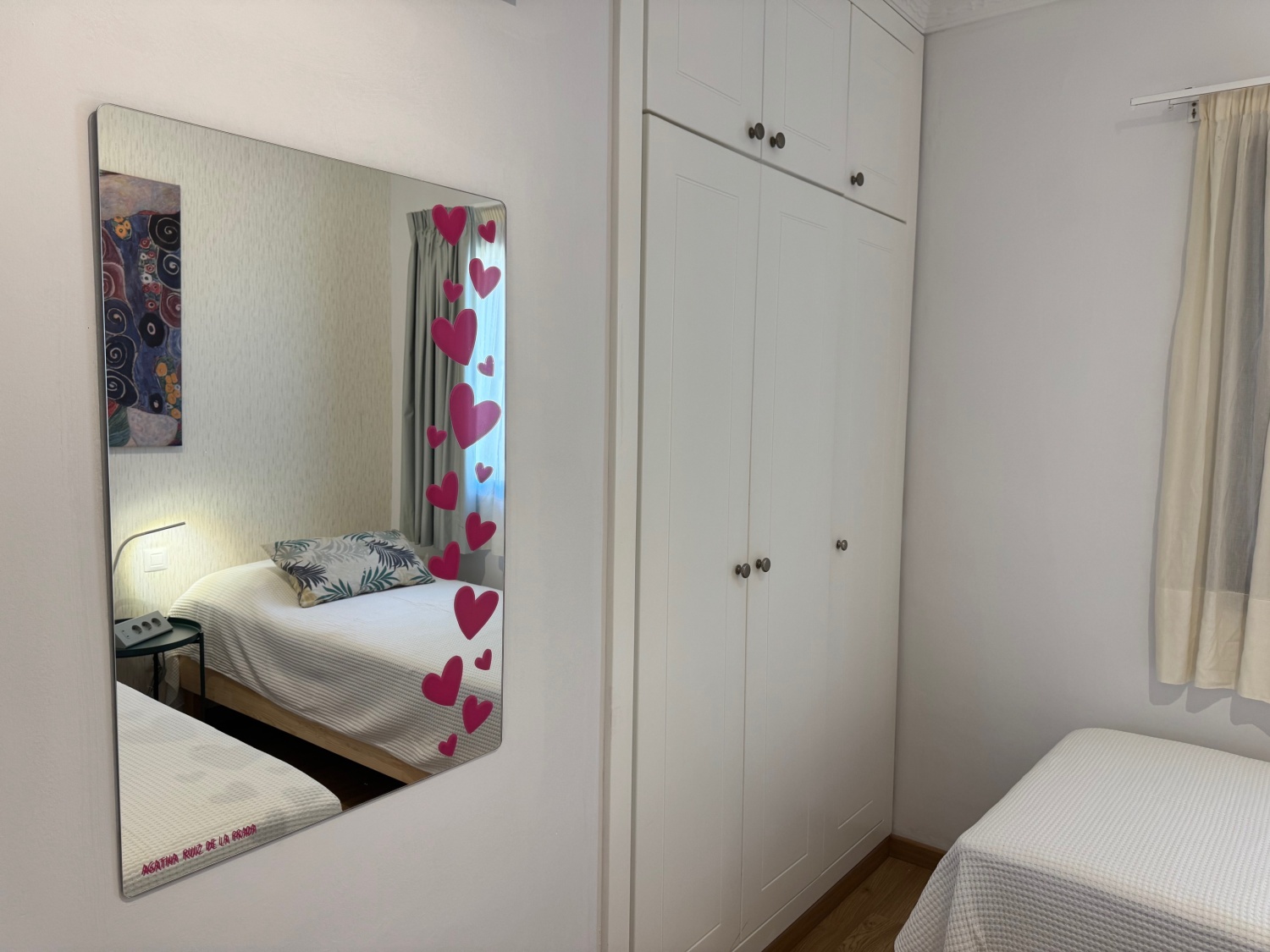 44 - Schlafzimmer Hof Spiegel.jpeg