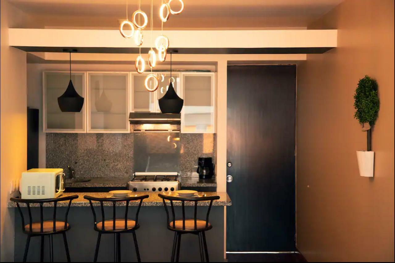 Puerta Alameda Hilton 1.jpg