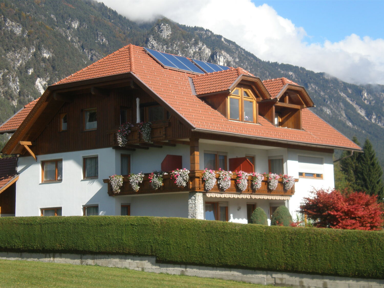 Haus Westansicht.JPG