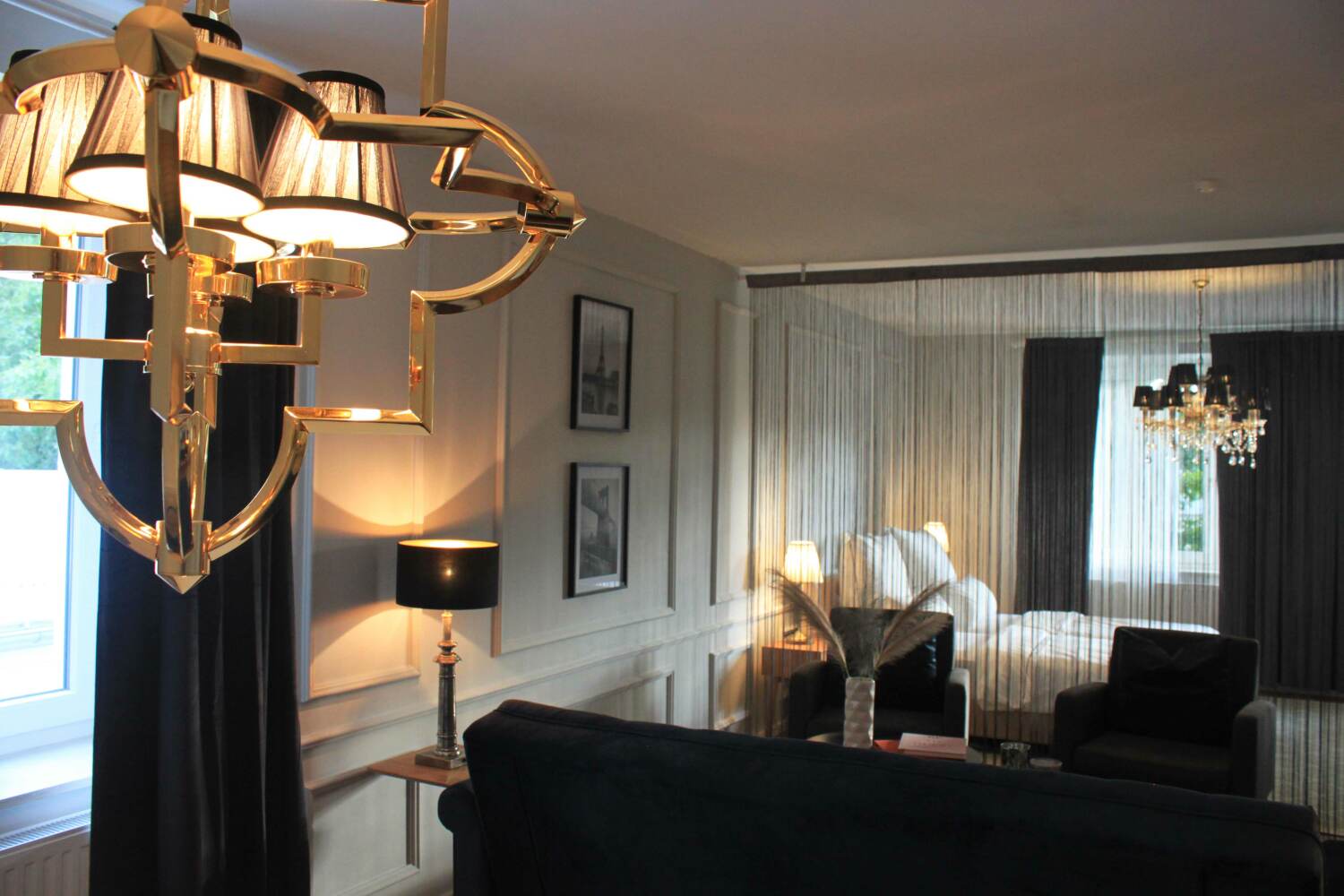 RB Apartment Esszimmer Leuchter.jpg