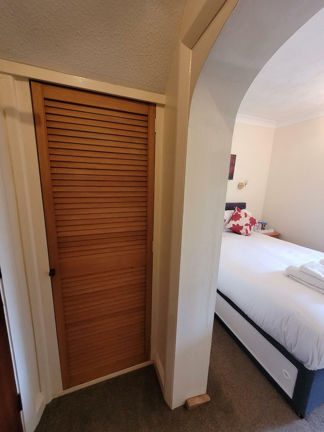 Cornerways B&B - Ensuite Double Room & Breakfast