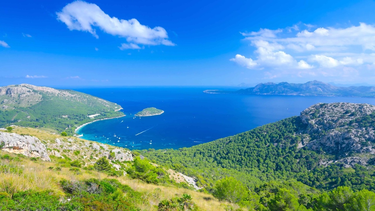 Pollenca bay - hill view.jpg