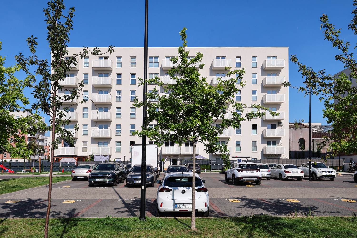 budynek łódź booking airbnb.jpg