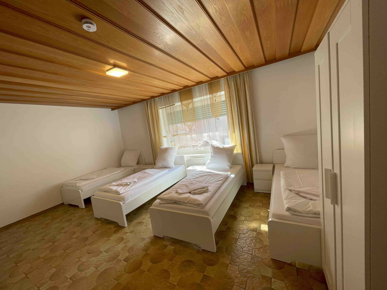 SAD241_(EG) Wackersdorfer Straß 38, 92421 Schwandorf (4).jpg