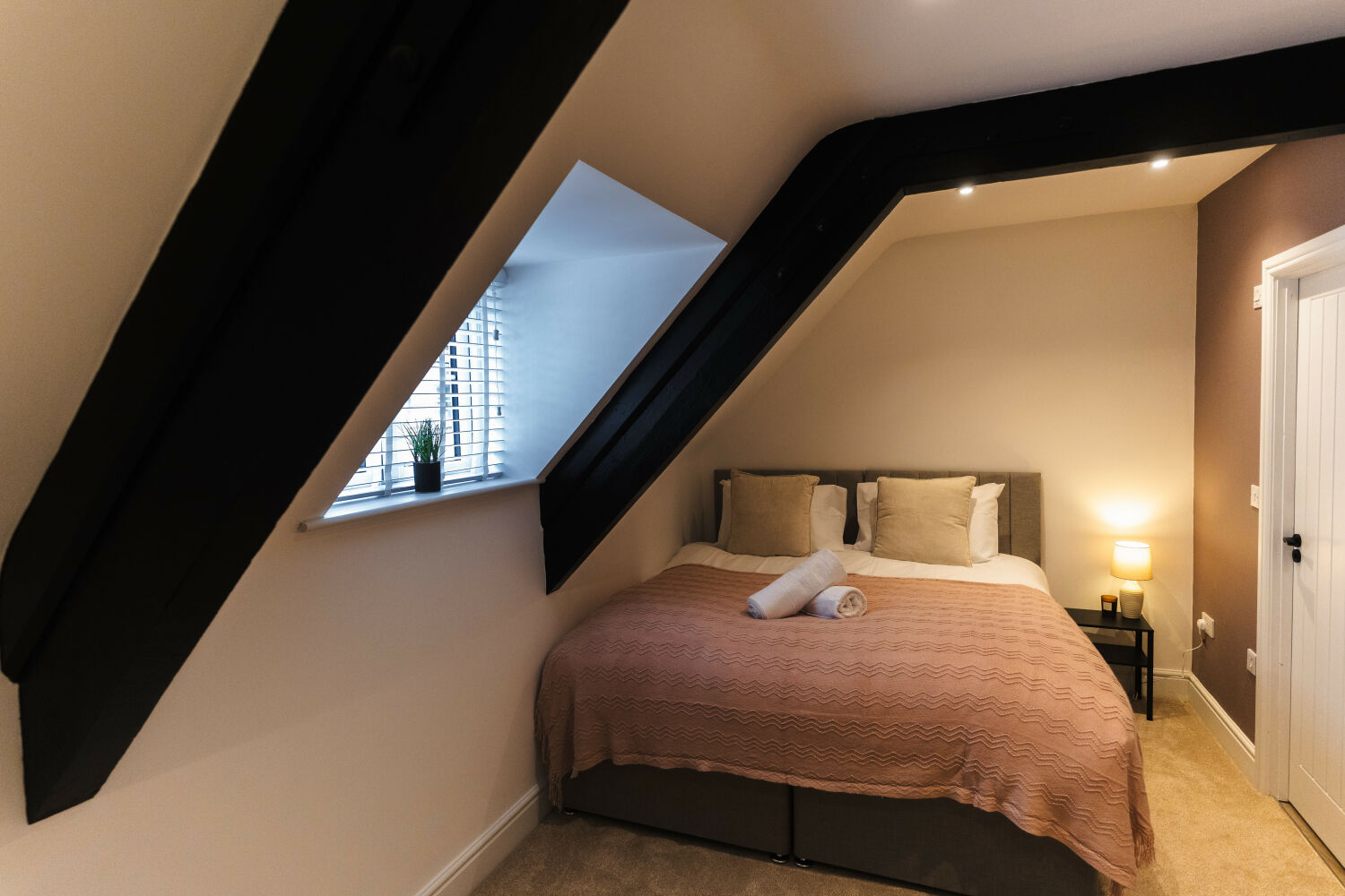 Ensuite Bedroom 1.jpg