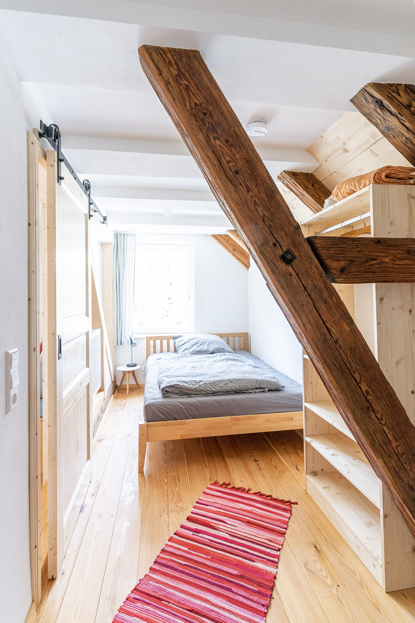 Gästehaus Großhöchberg_Liesel`s Liegewiese_Schlafzimmer rechts 2.jpg