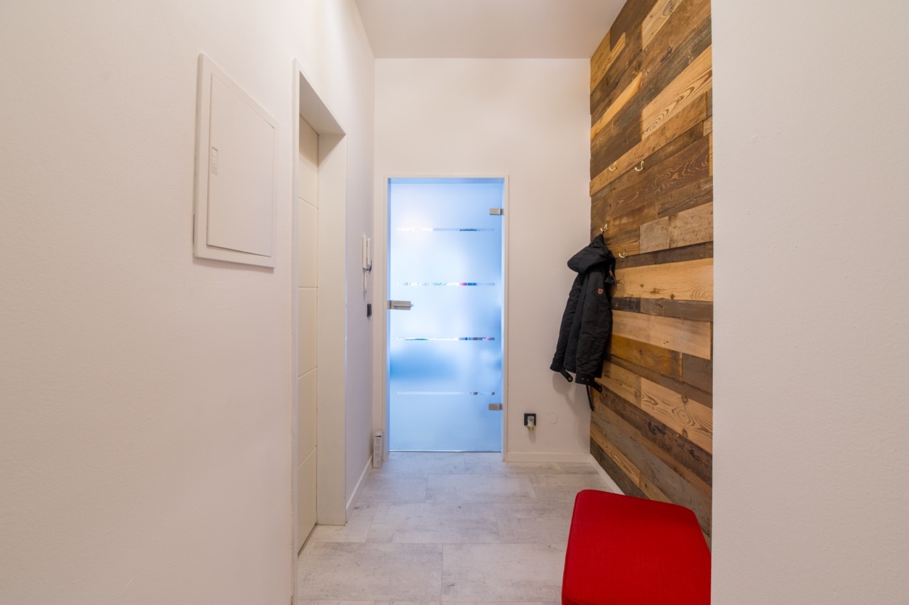 Garderobe Gang Groß.jpeg