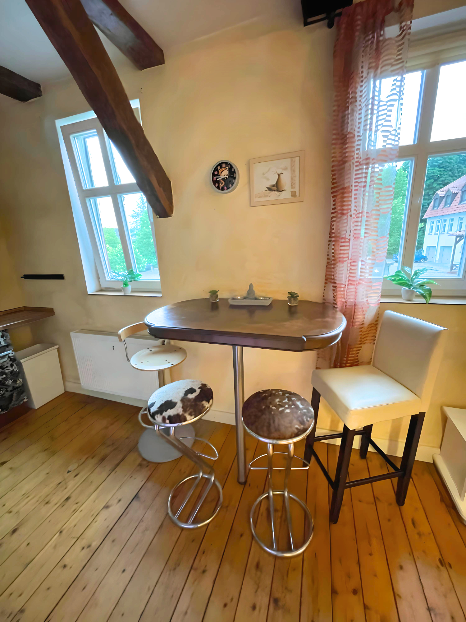 Pension Am Schloss - Apartment 4 - Essbereich.jpg