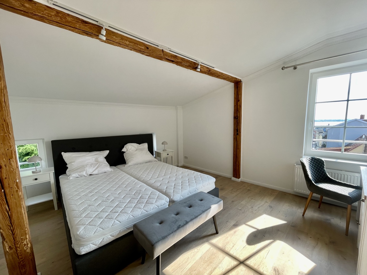 WE 5 Schlafen u. Büro mit Seeblick.jpg