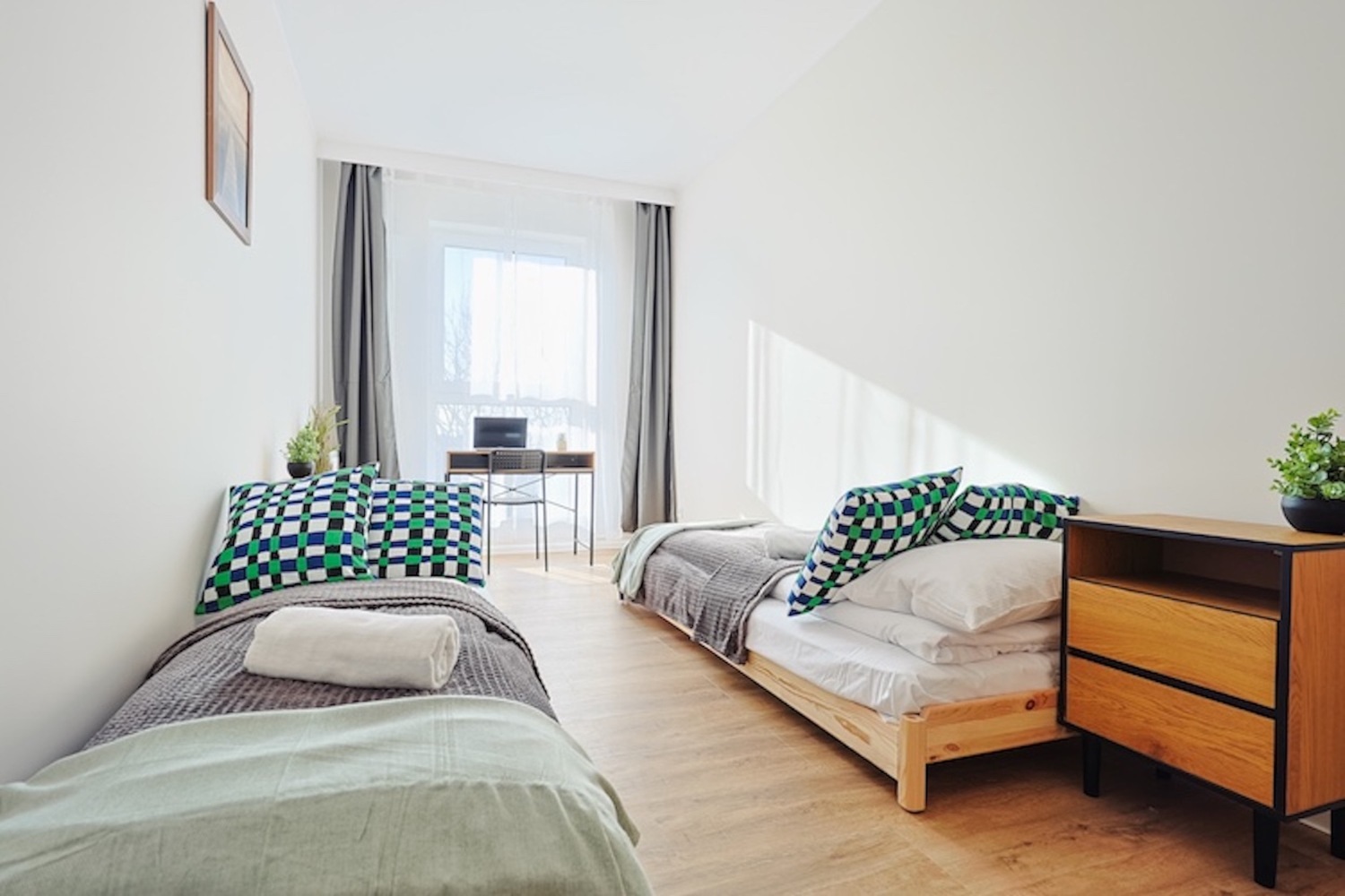 dodatkowa sypialnia i dwa pojedyncze  łóżka.jpg