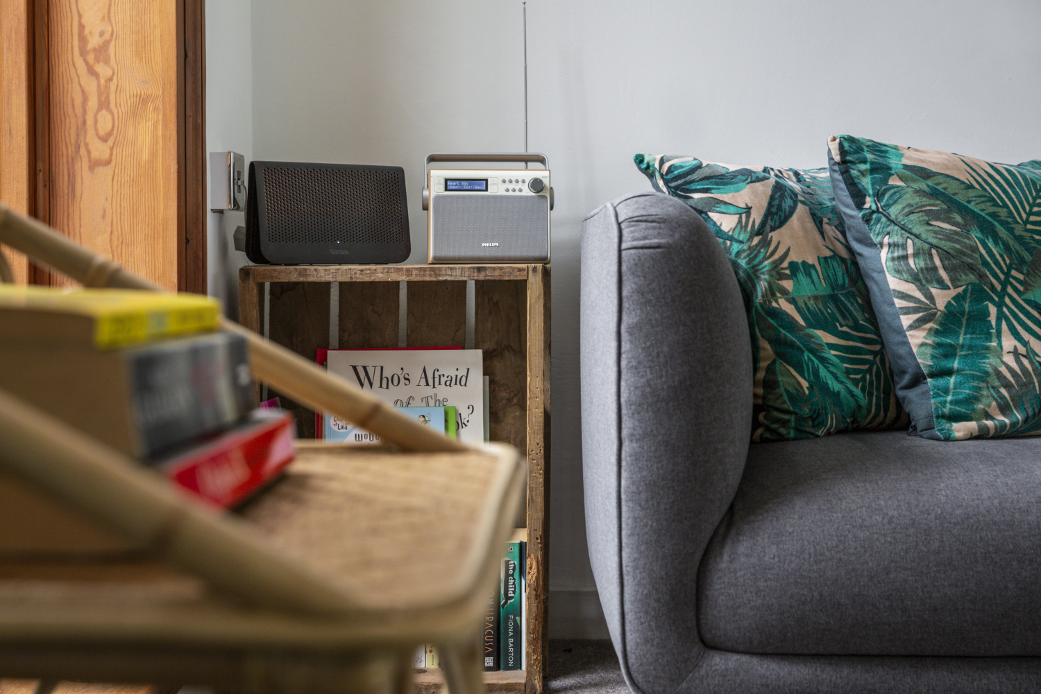 Close up of corner of living area.jpg