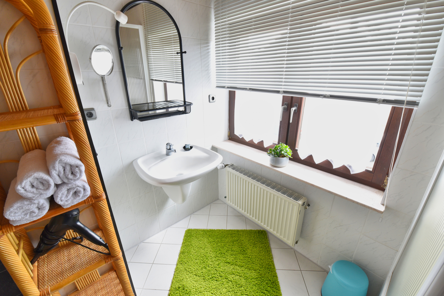 Batroom Sink Area.jpg