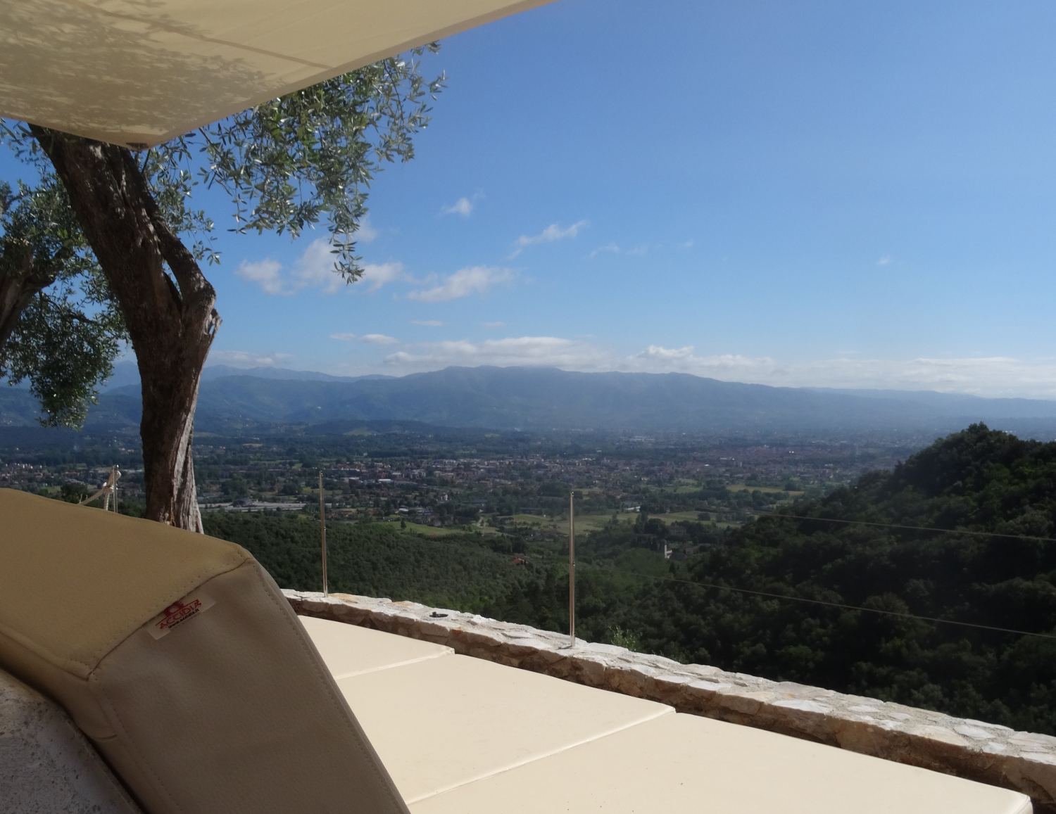 OUTSIDE AREA  (9).jpg