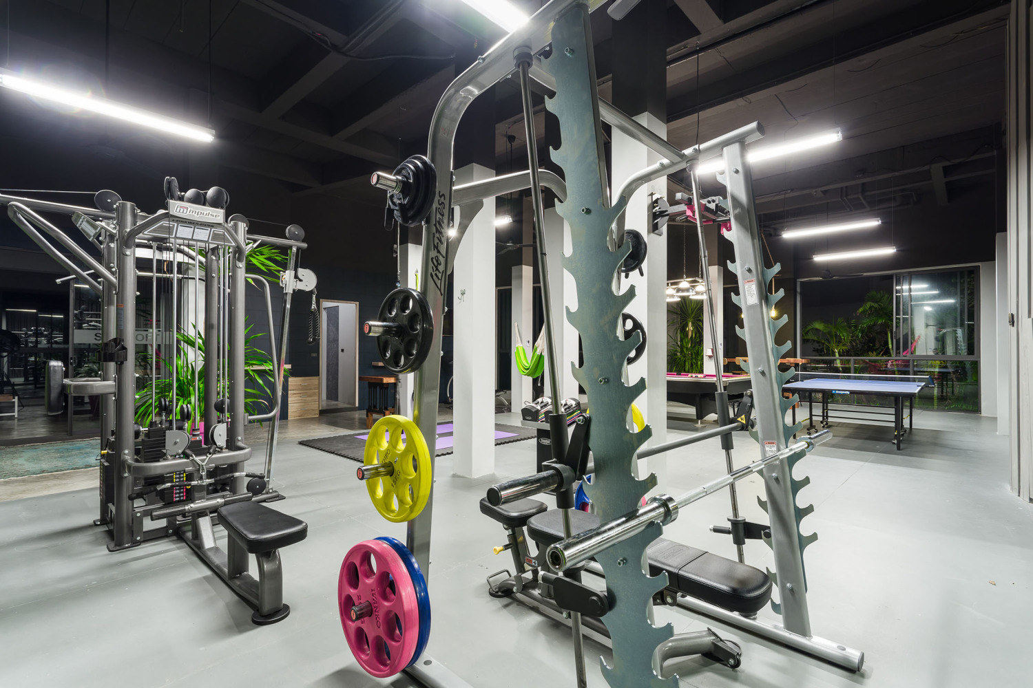 GL - 4 - Full equipped fitness lounge.jpg