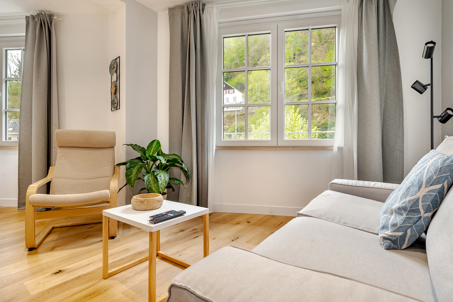 LRoOur-10-02 (24).jpg