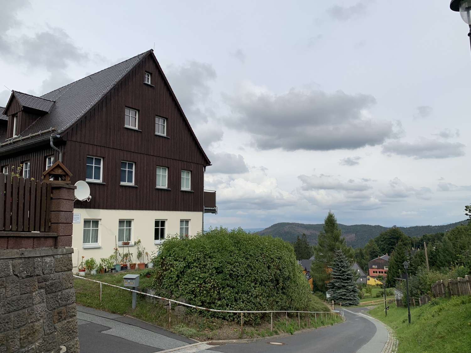 Karasek_außen_von CZ.jpeg