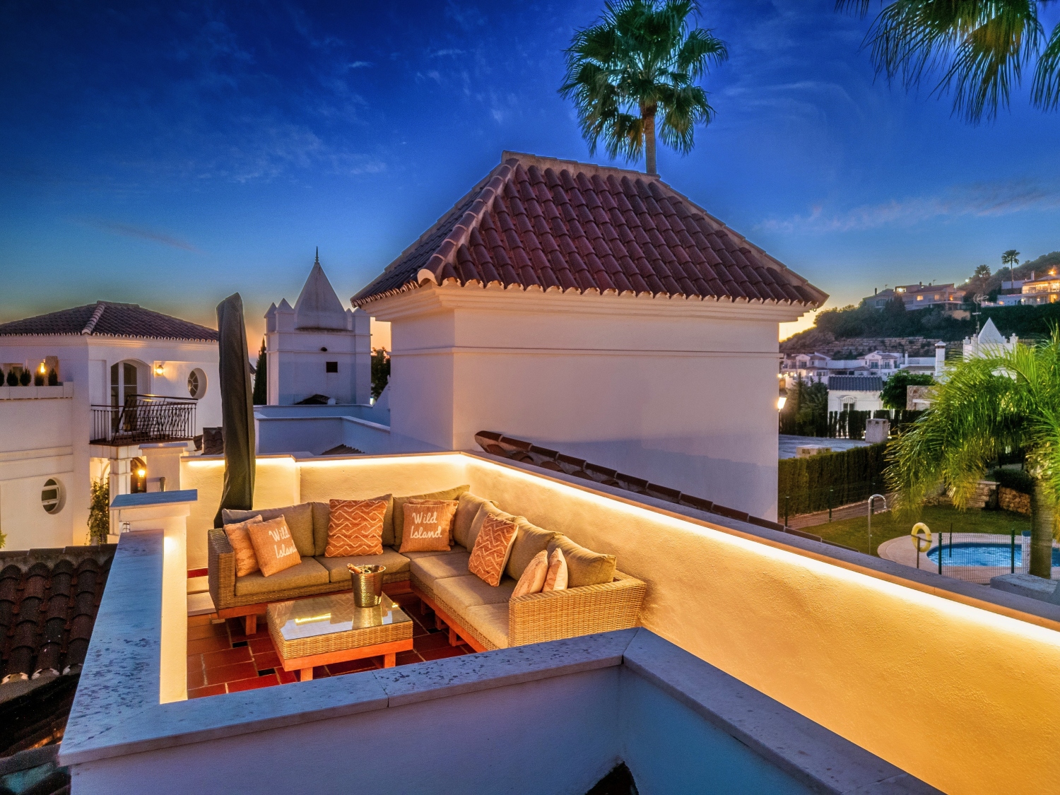 Roof Terrace Night 2.jpg