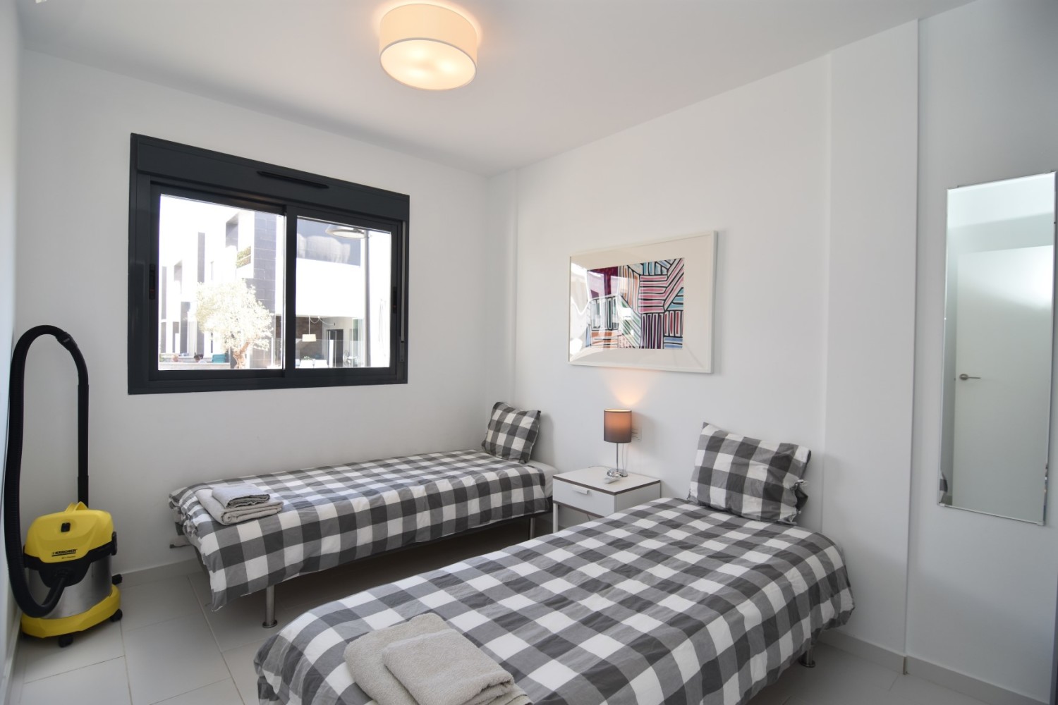 DSC_0549 (Custom).JPG