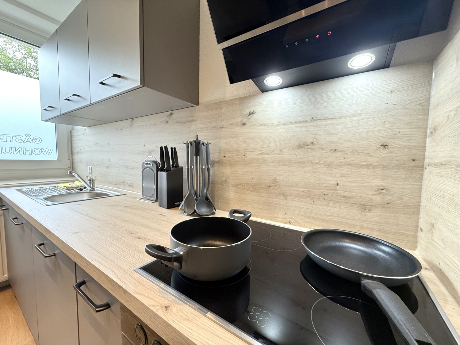 Gästewohnung-AugsburgerStr44-EGli (12).jpg