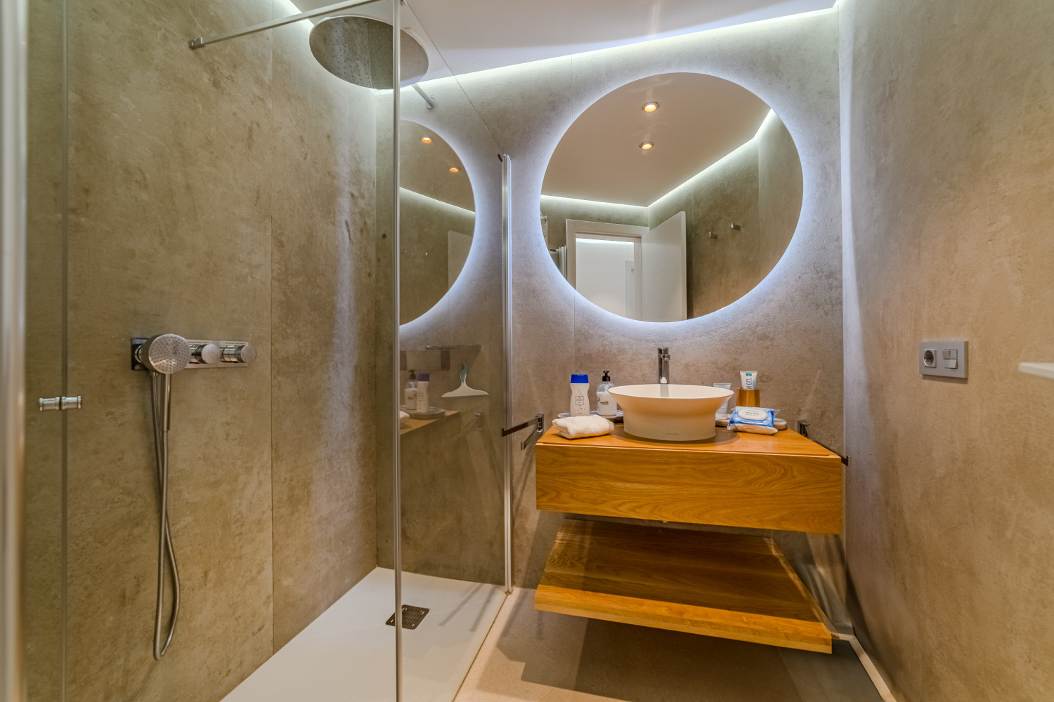 20250617 - 25 - Mi Paraiso - Lucinda - Ocean Garden 1012 - FV +20detalles-17.jpg