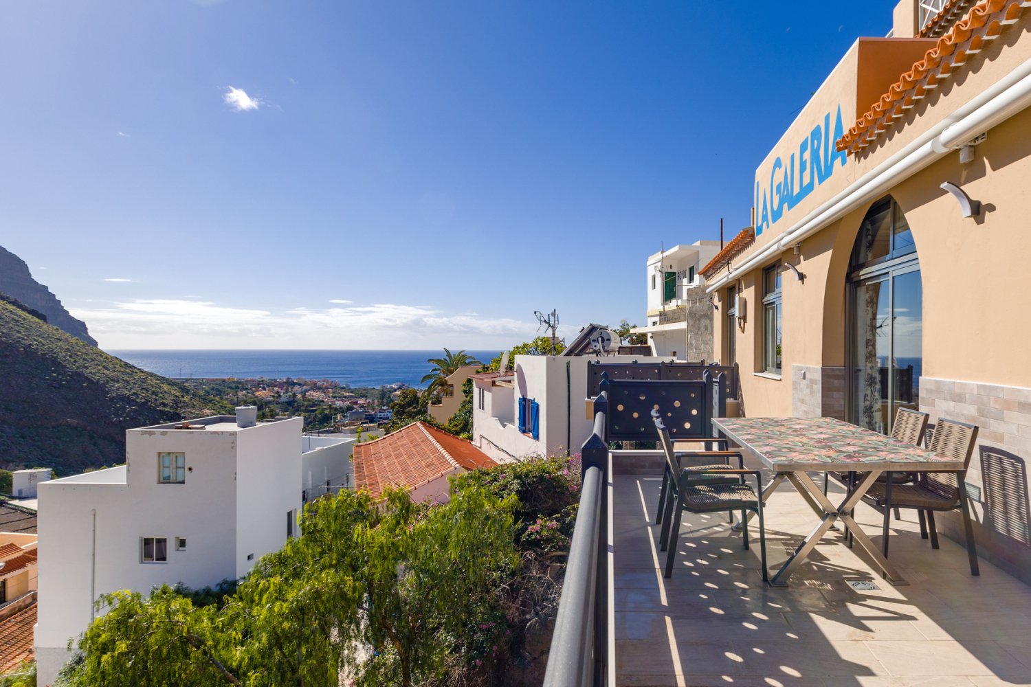 OS_Terrasse_Blick_zum_Meer_3 (1).jpg